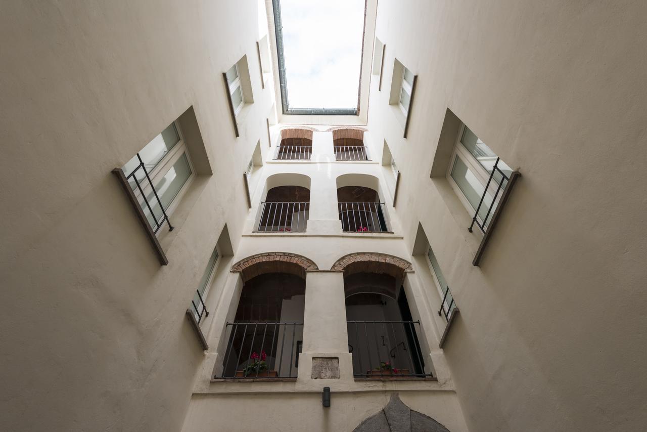 Il Chiostro Appartamenti & Suites Suvereto Bagian luar foto