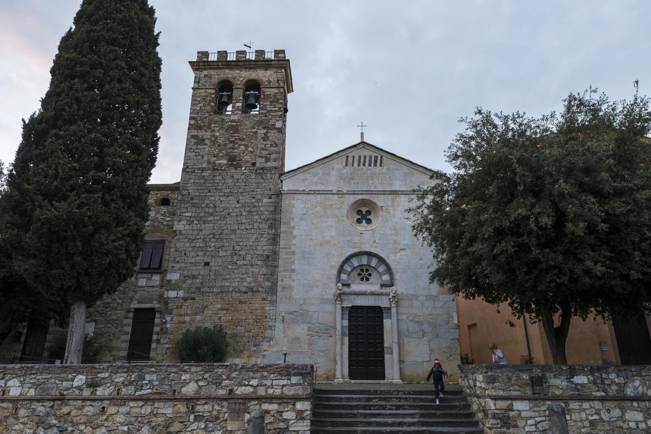 Il Chiostro Appartamenti & Suites Suvereto Bagian luar foto